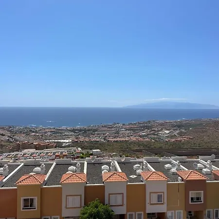 Sunset View 2 Bedroom Apartment *